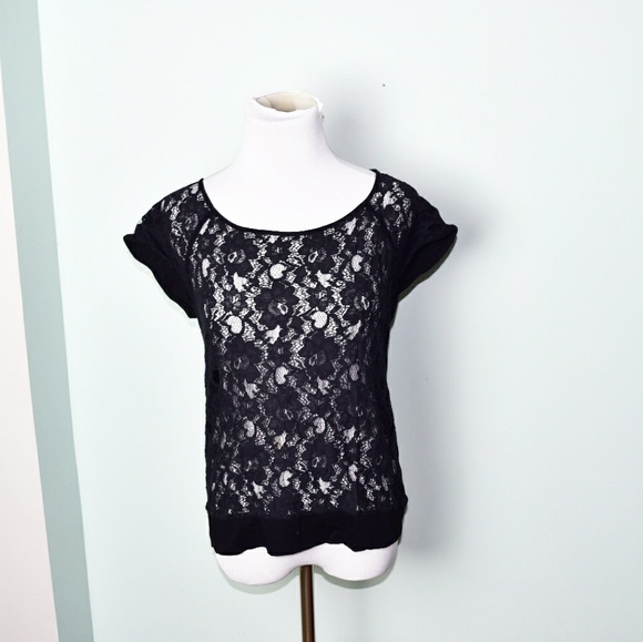 Tops - Adorable Black Lace Flowy Blouse